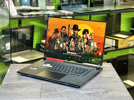 Asus Rog Strix G513I 24